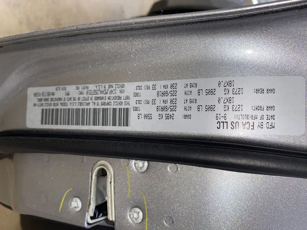 Used 2020 Silver Jeep Limited image 28
