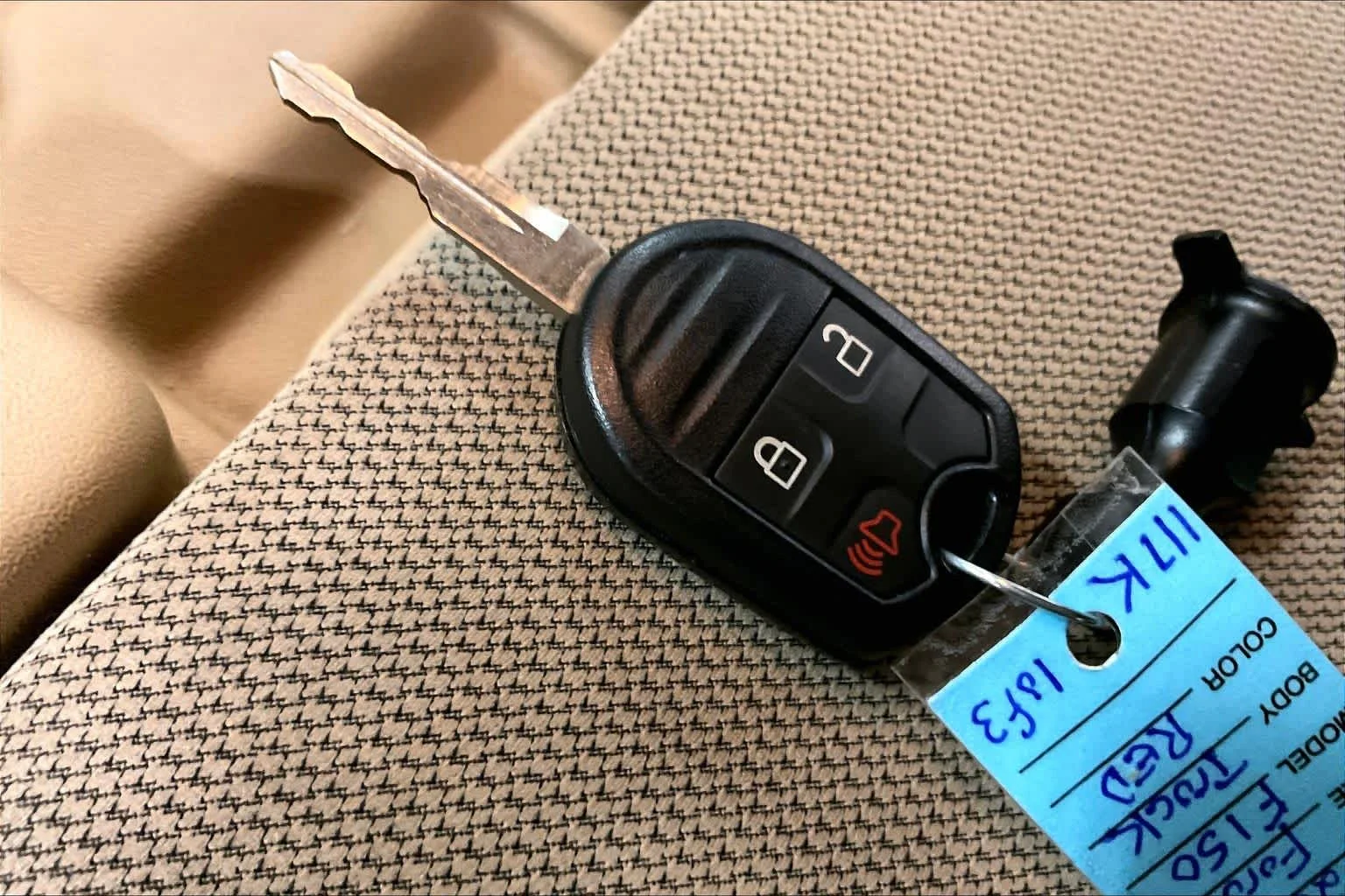 Used 2011 Red Candy Metallic Tinted Clearcoat Ford XLT image 14