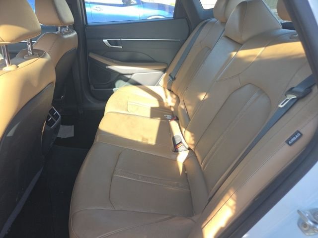 Used 2021 Quartz Hyundai Limited image 4