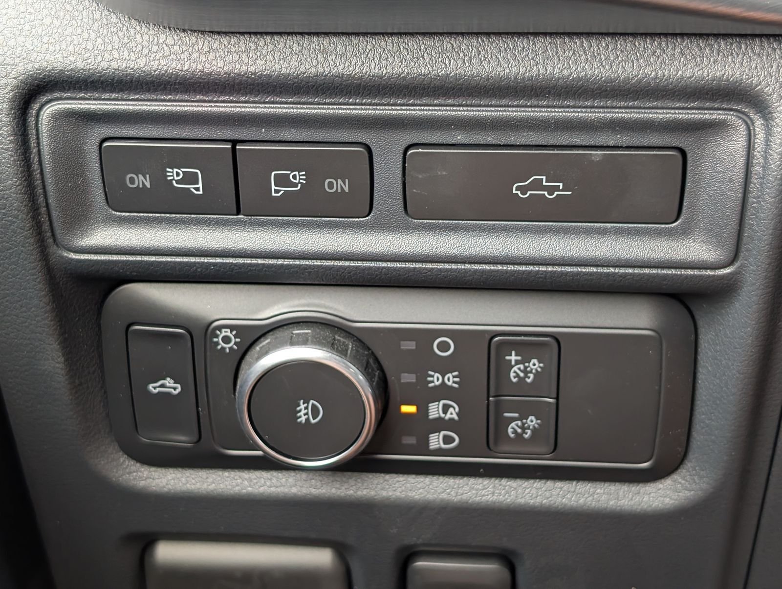 Used 2022 Oxford White Ford Lariat image 27