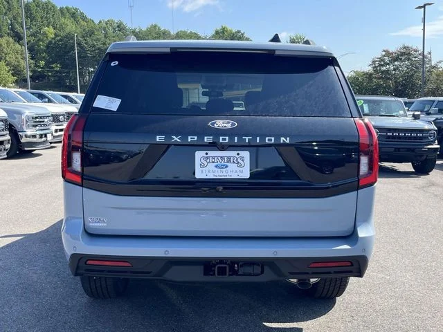 New 2027 Glacier Gray Metallic Tri-Coat Ford Active image 3