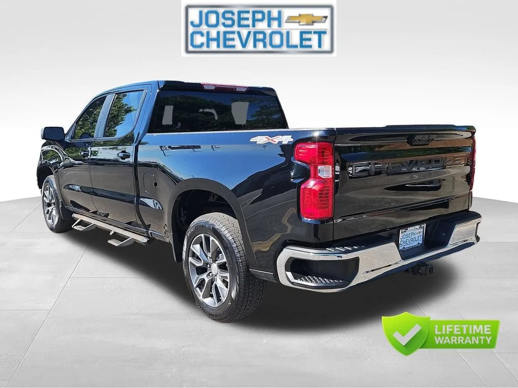 Used 2023 Black Chevrolet LT image 3