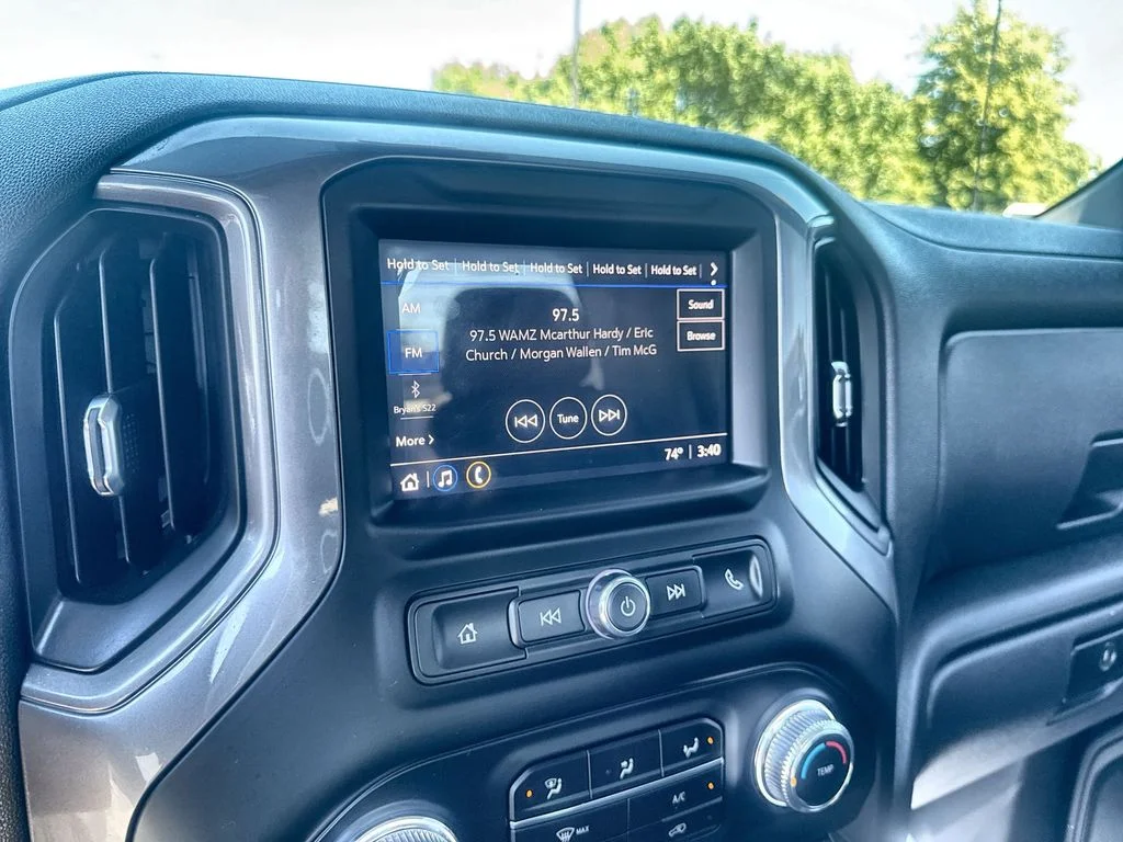 Used 2023 White GMC Pro image 16