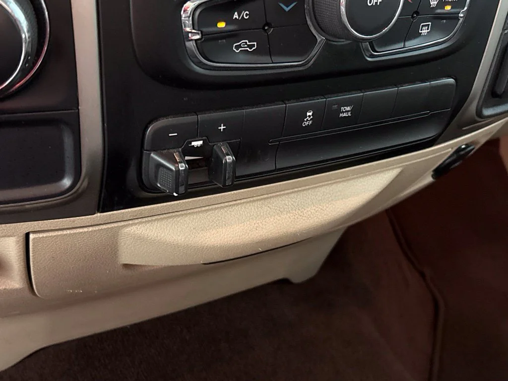 Used 2015 Black Ram Big Horn image 40