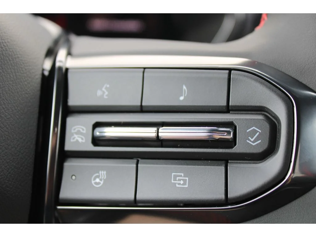 2025 GMC Canyon AT4 - Photo 17