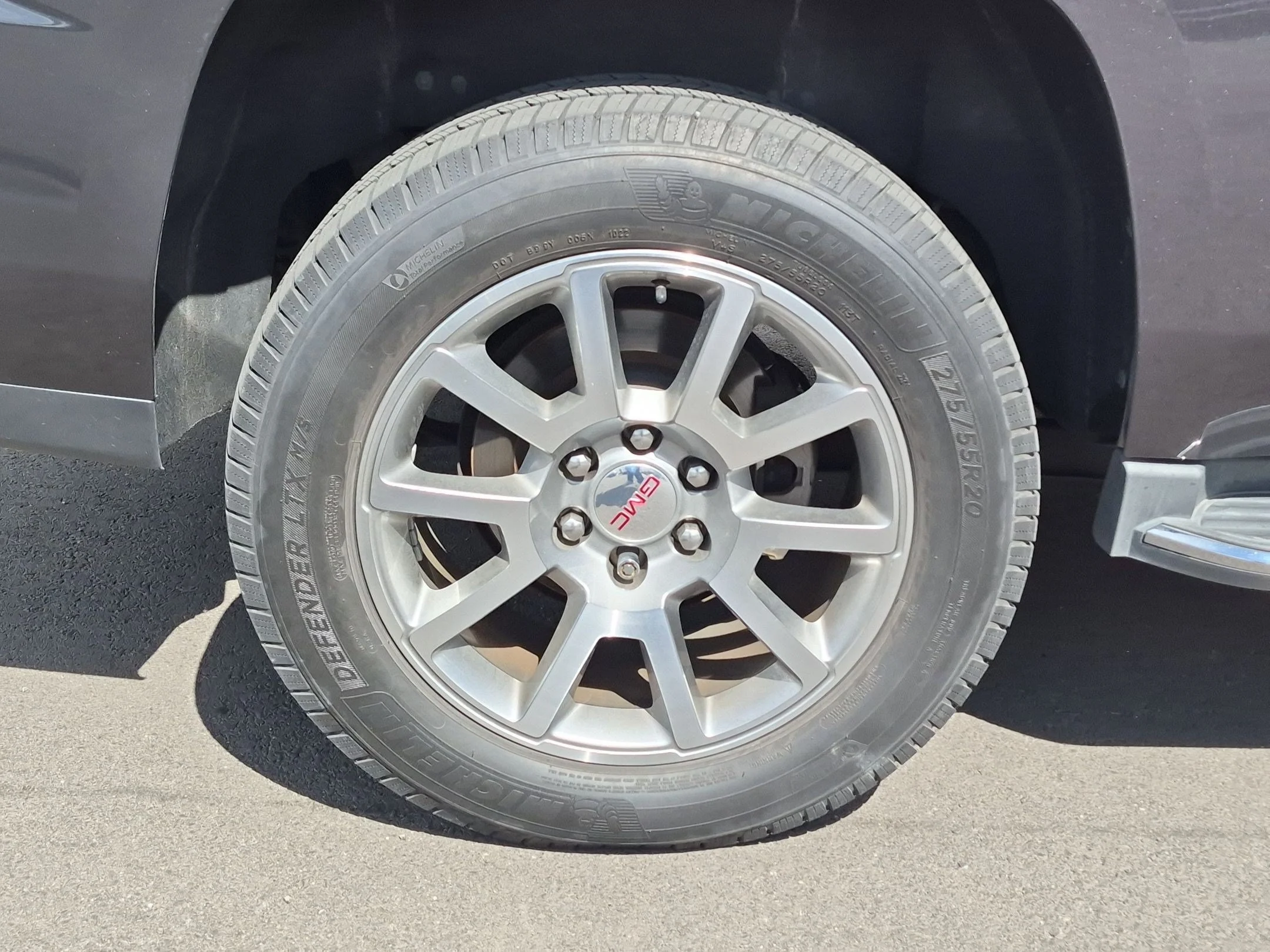 Used 2015 Iridium Metallic GMC Denali image 12