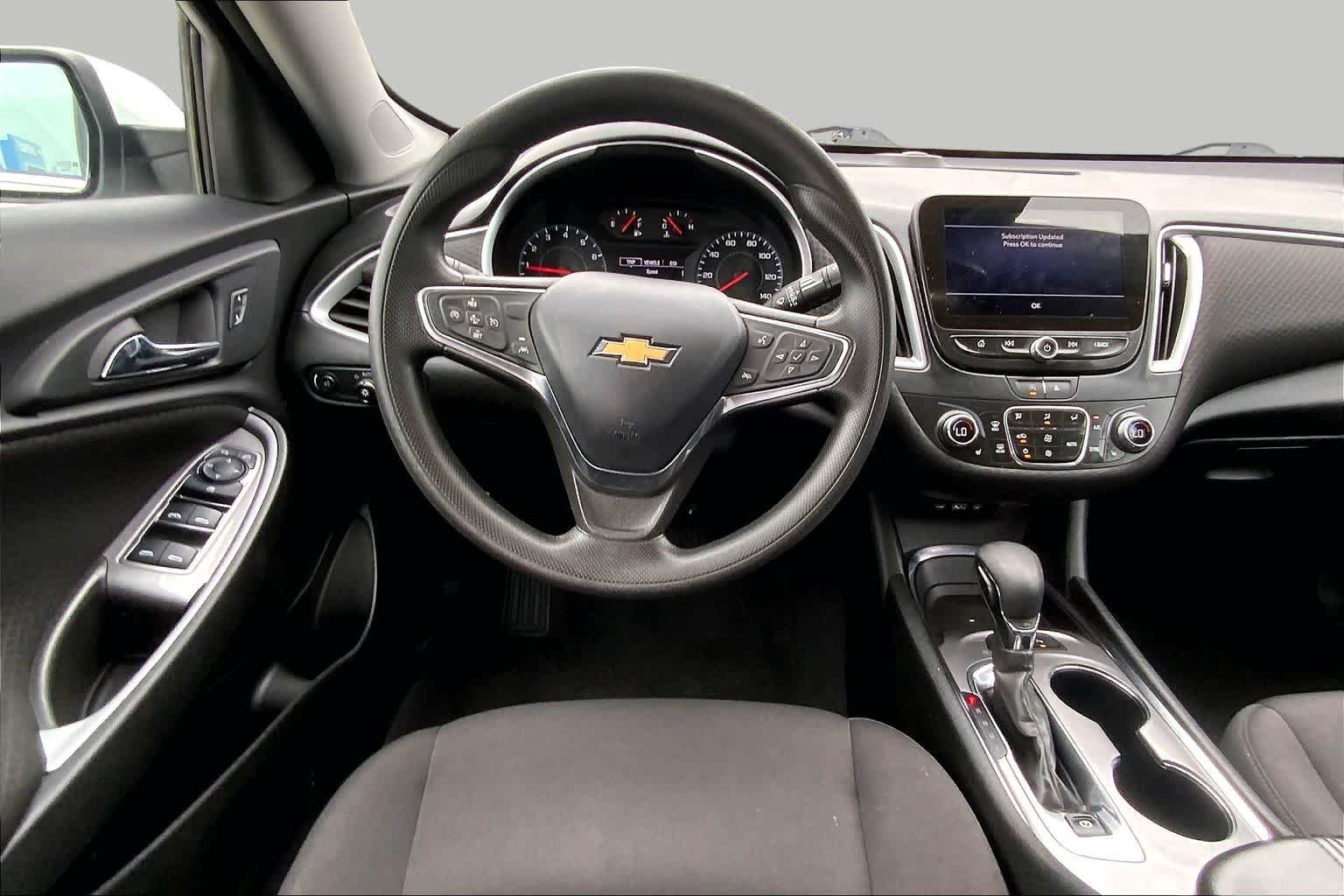 Used 2024 Summit White Chevrolet LT image 6
