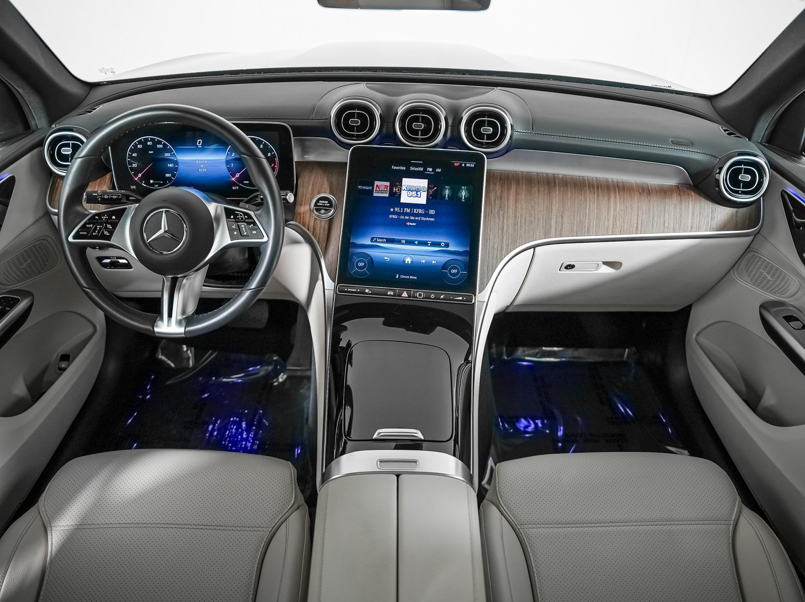 Certified Used 2024 Black Mercedes-Benz GLC 300 image 9