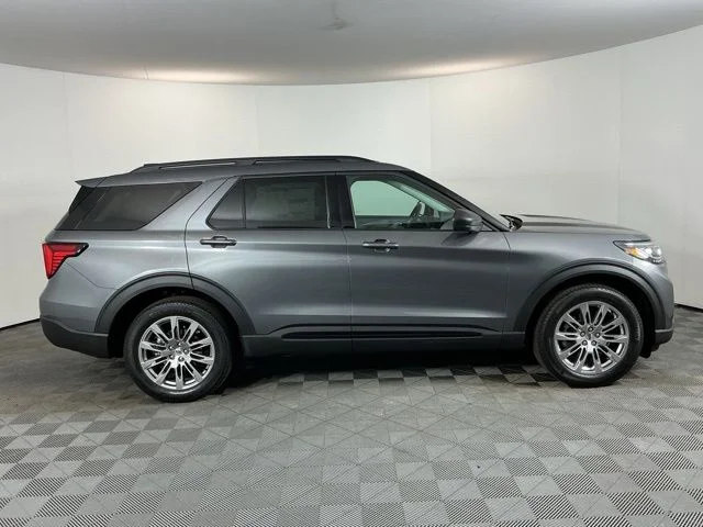 New 2026 Carbonized Gray Metallic Ford Active image 4