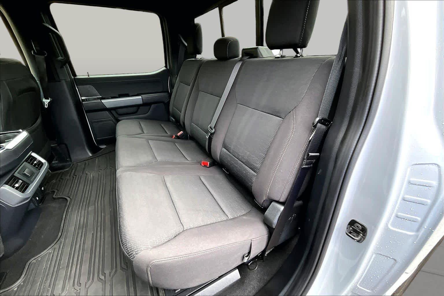Used 2025 Space White Metallic Ford XLT image 25