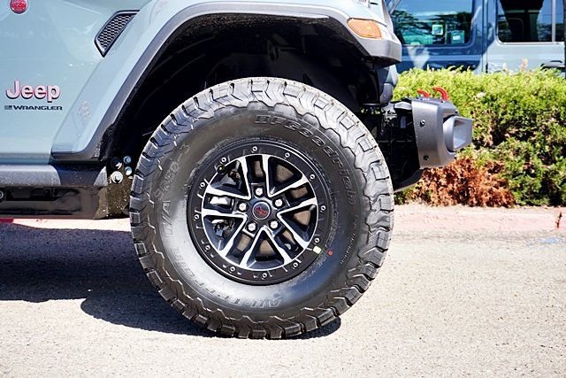 New 2026 Anvil Clear-Coat Exterior Paint Jeep Rubicon X image 8