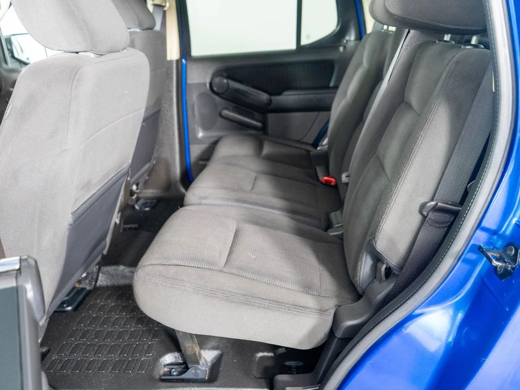 Used 2010 Blue Ford XLT image 11