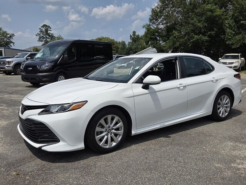 Used 2019 Super White Toyota LE image 4