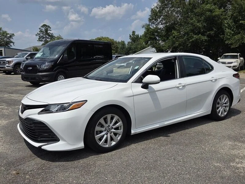Used 2019 Super White Toyota LE image 4
