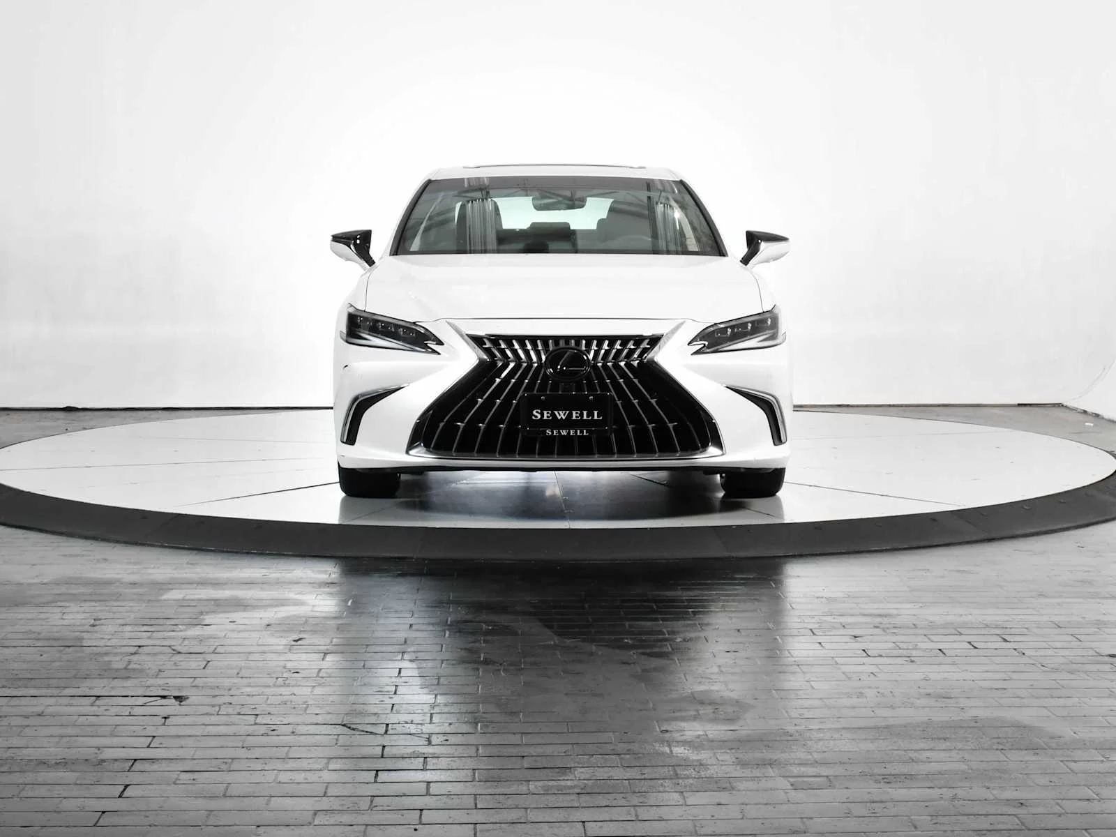Used 2024 Eminent White Pearl Lexus Ultra Luxury image 7