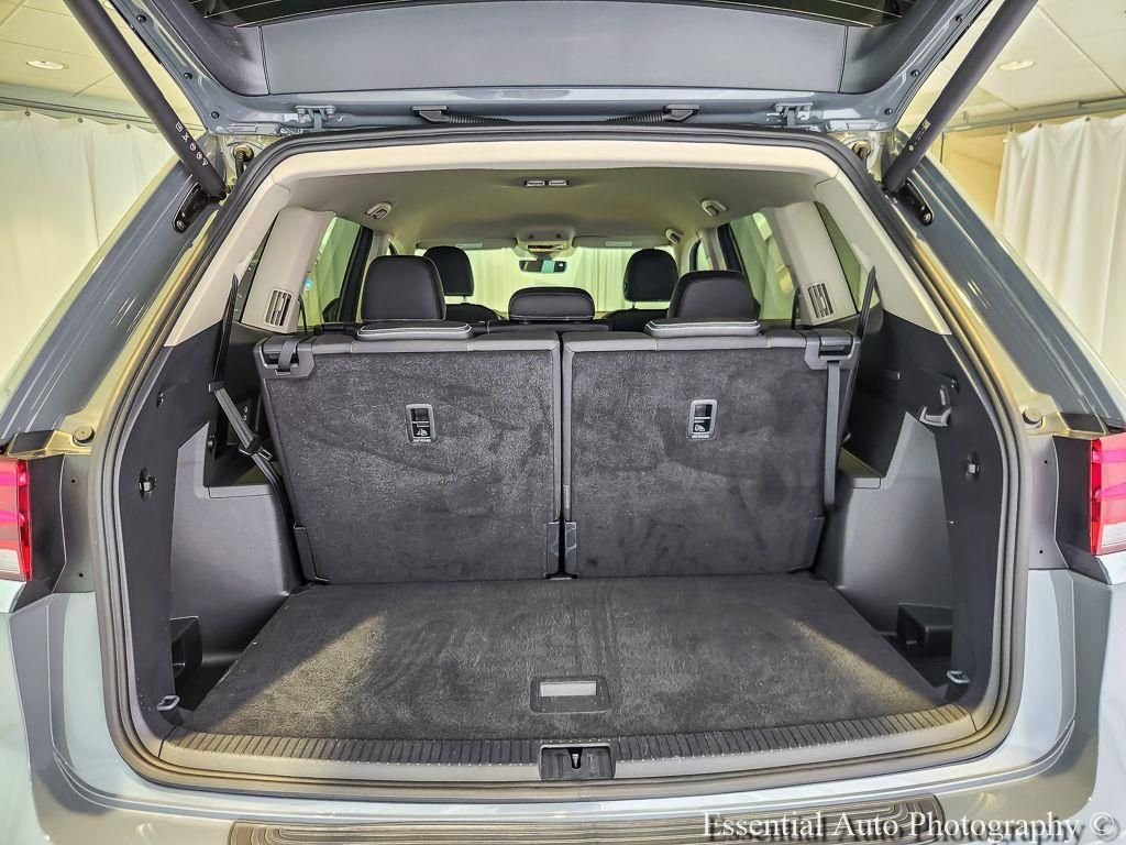 Used 2025 Gray Volkswagen 2.0T SE w/Technology image 19