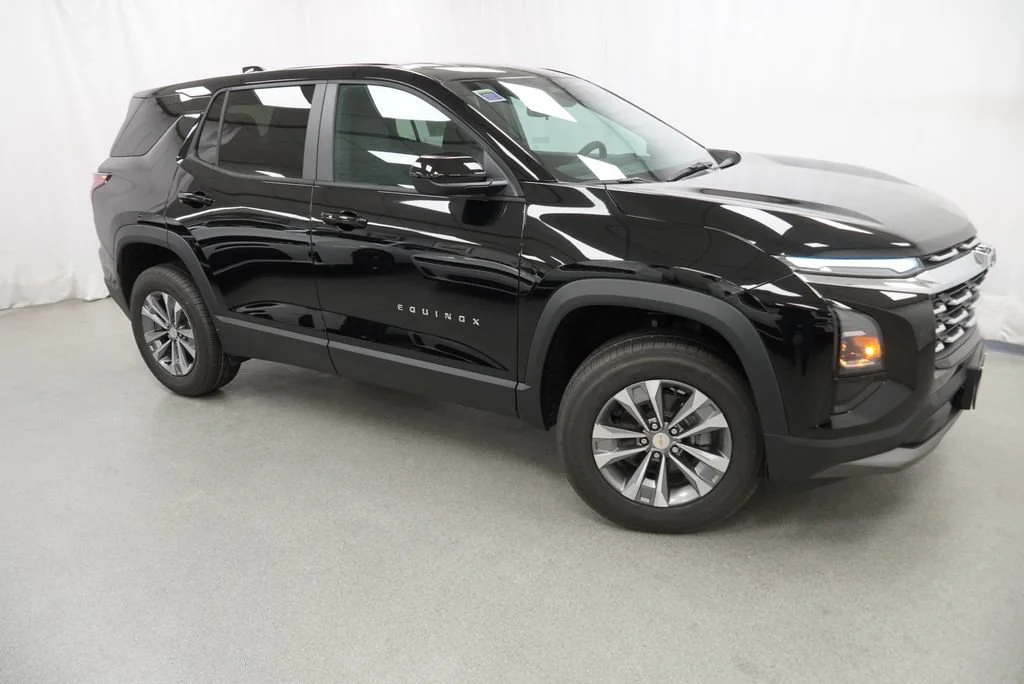 New 2027 Mosaic Black Metallic Chevrolet LT image 5