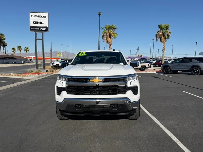 Used 2023 Summit White Chevrolet LT image 8