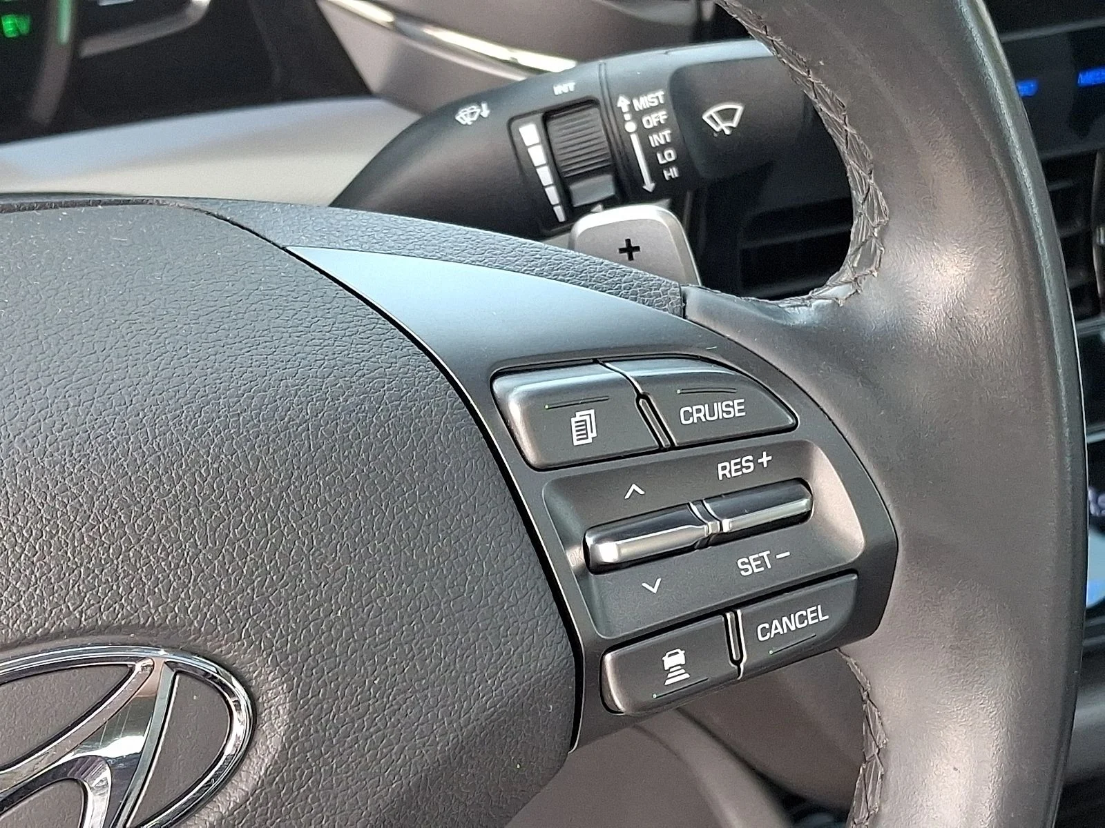 Used 2020 Silver Hyundai Limited image 21