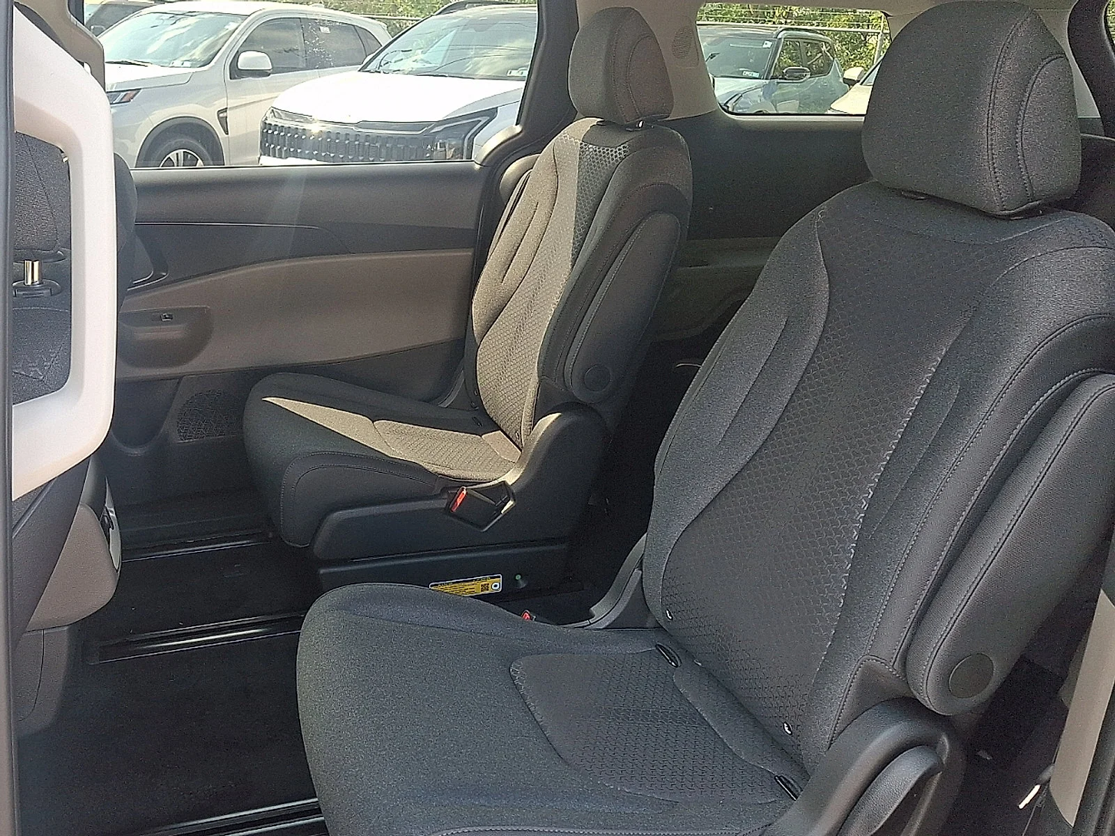 New 2027 Silver Kia LX image 10