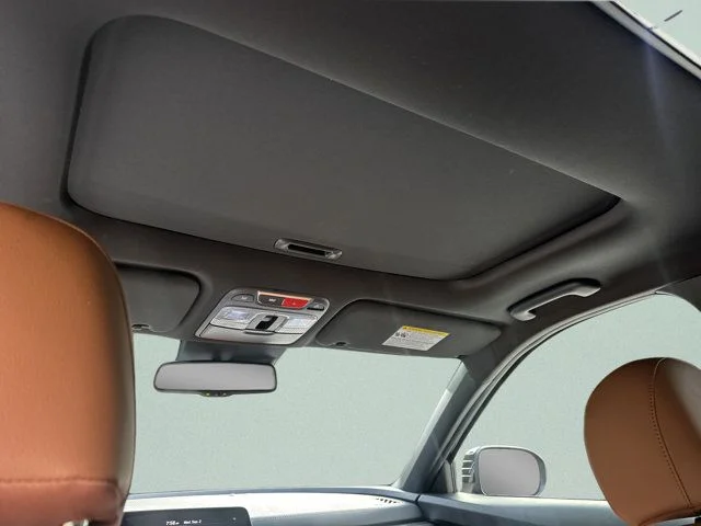 Used 2025 Black Kia EX X-Line image 22