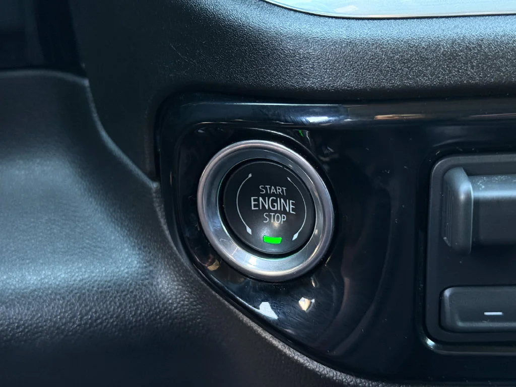 Used 2026 Titanium Rush Metallic GMC Elevation image 31