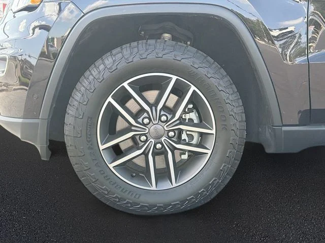 Used 2021 Red Jeep Limited image 10