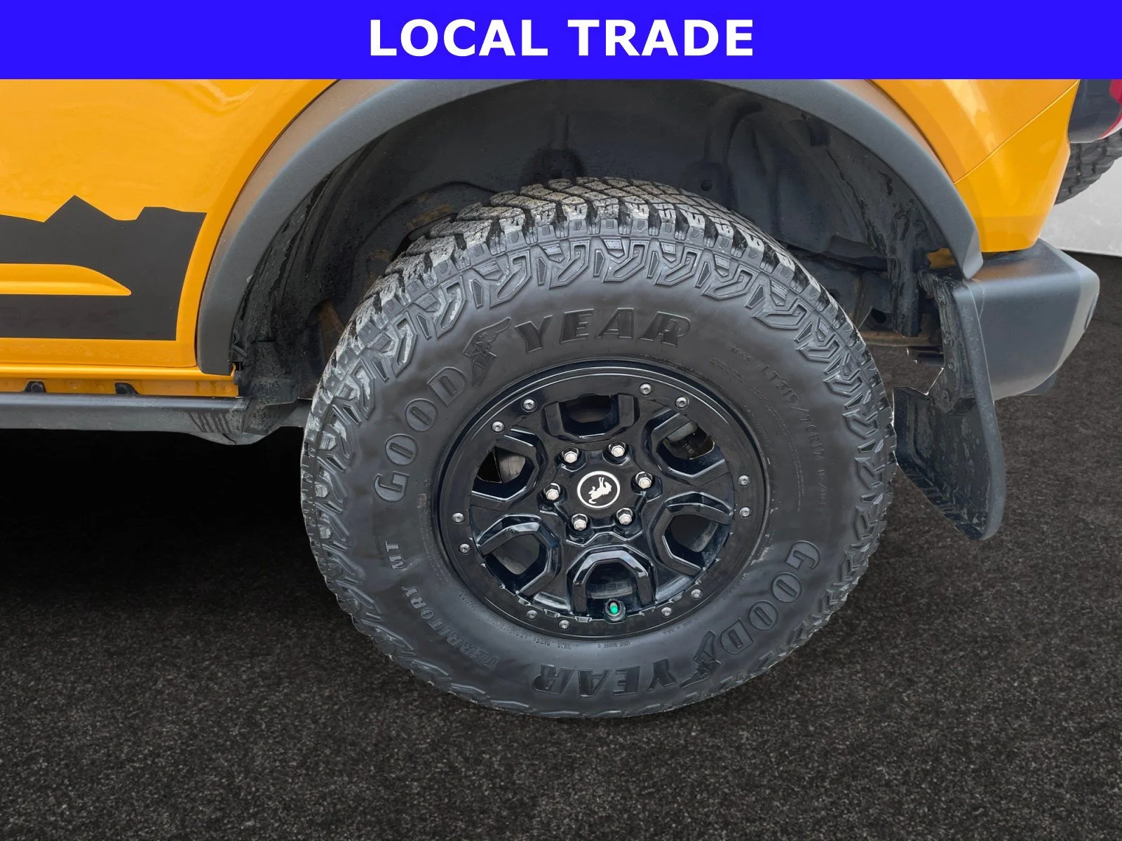 Used 2022 ORANGE Ford WILDTRAK image 9