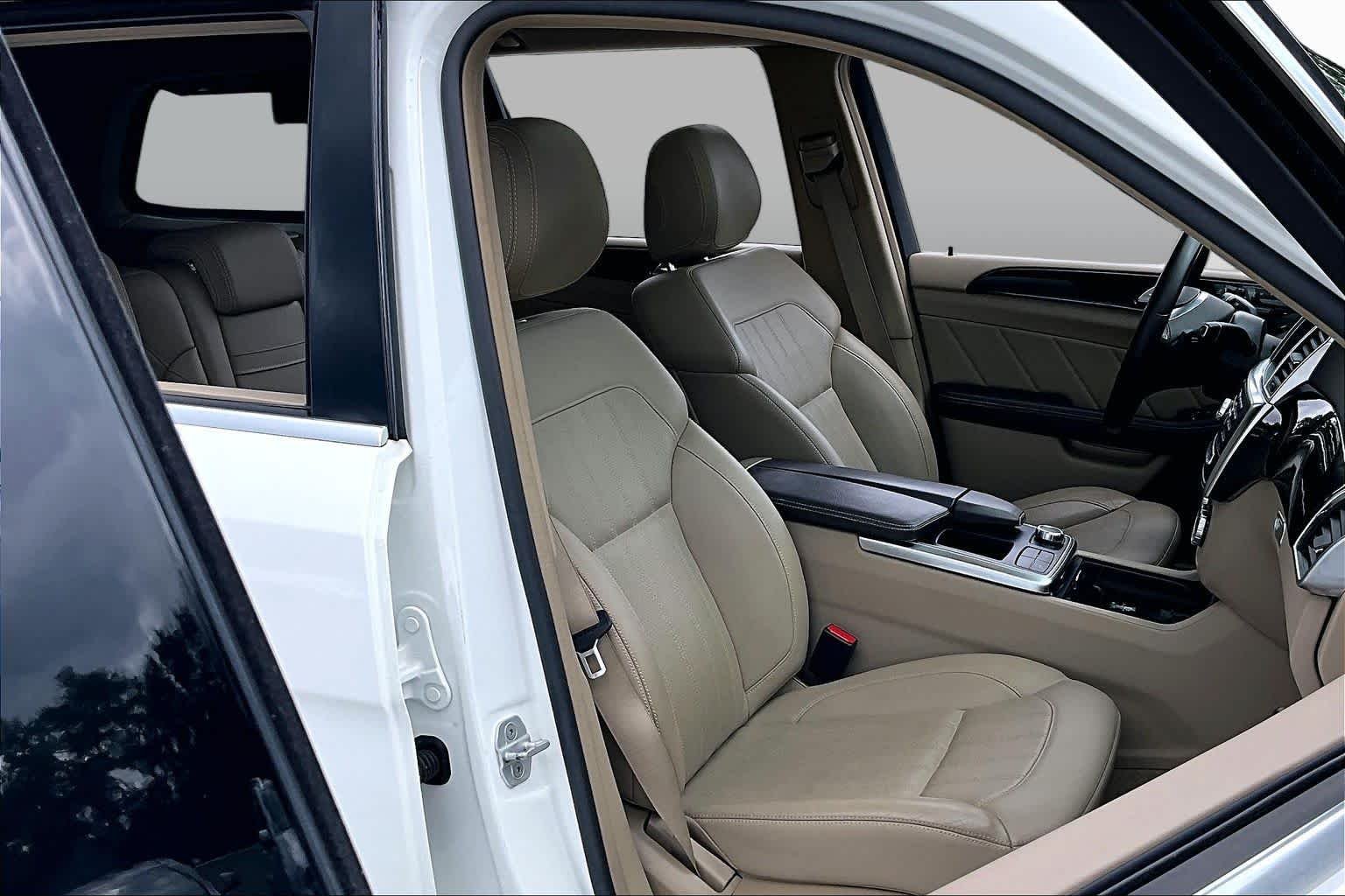 Used 2015 Polar White Mercedes-Benz GL 450 image 9