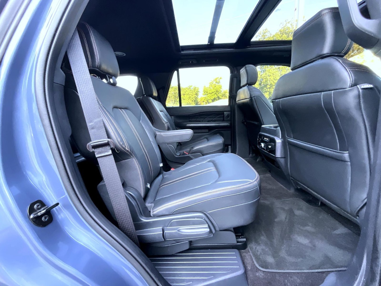 Used 2023 Blue Ford Platinum image 22