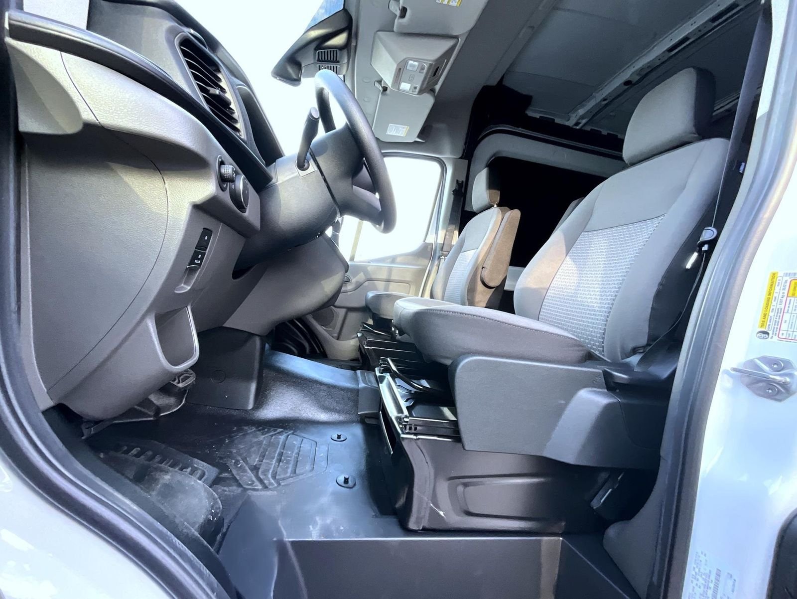 New 2026 Oxford White Ford XL image 10