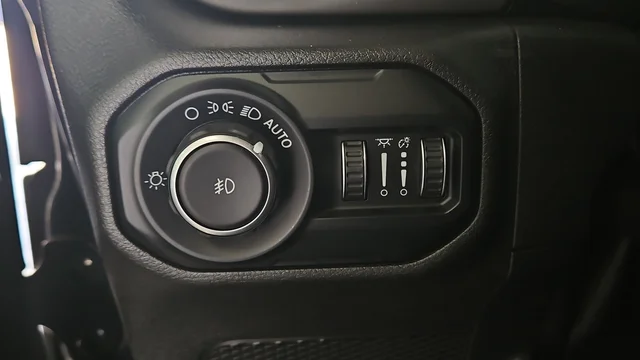 Used 2020 Black Clearcoat Jeep Unlimited Sport S image 28