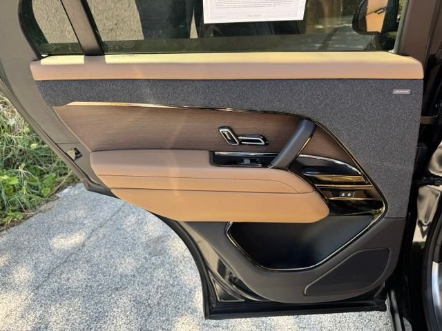 Used 2023 Santorini Black Metallic Land Rover SE image 11