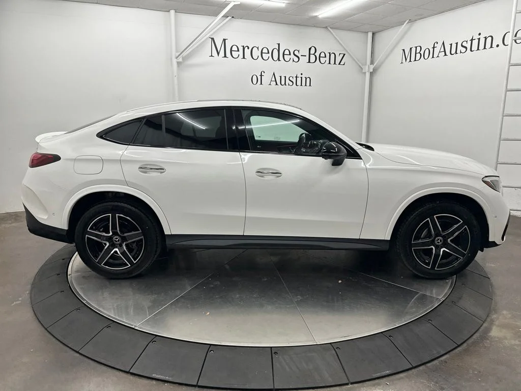 New 2027 White Mercedes-Benz GLC 300 image 8