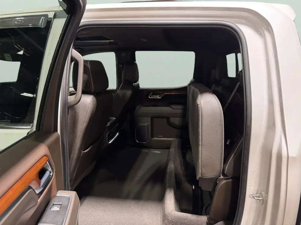 Certified Used 2022 White Frost Tricoat GMC Denali image 27