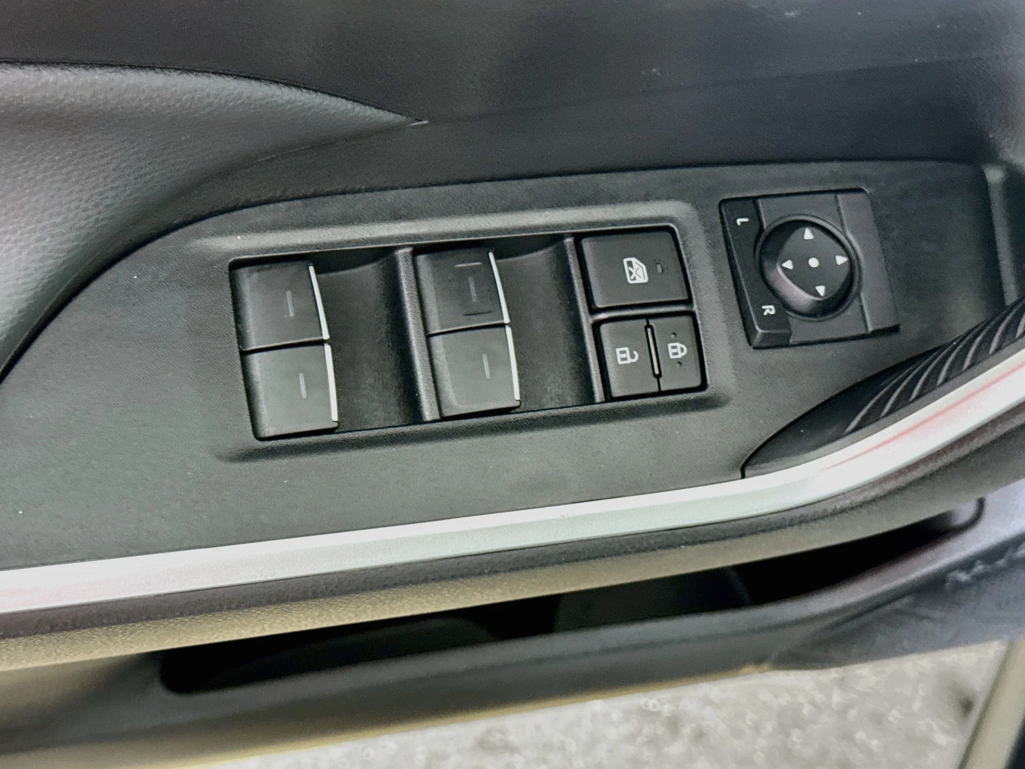 Certified Used 2024 Ice Cap Toyota XLE image 18