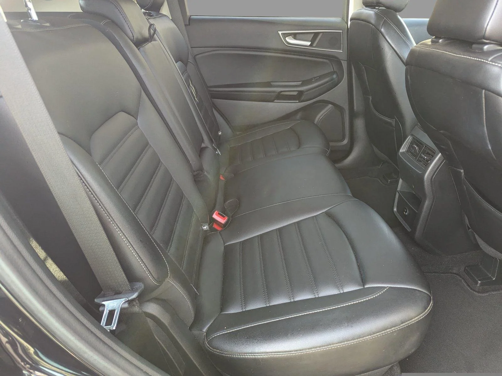 Used 2022 Agate Black Ford SEL image 35
