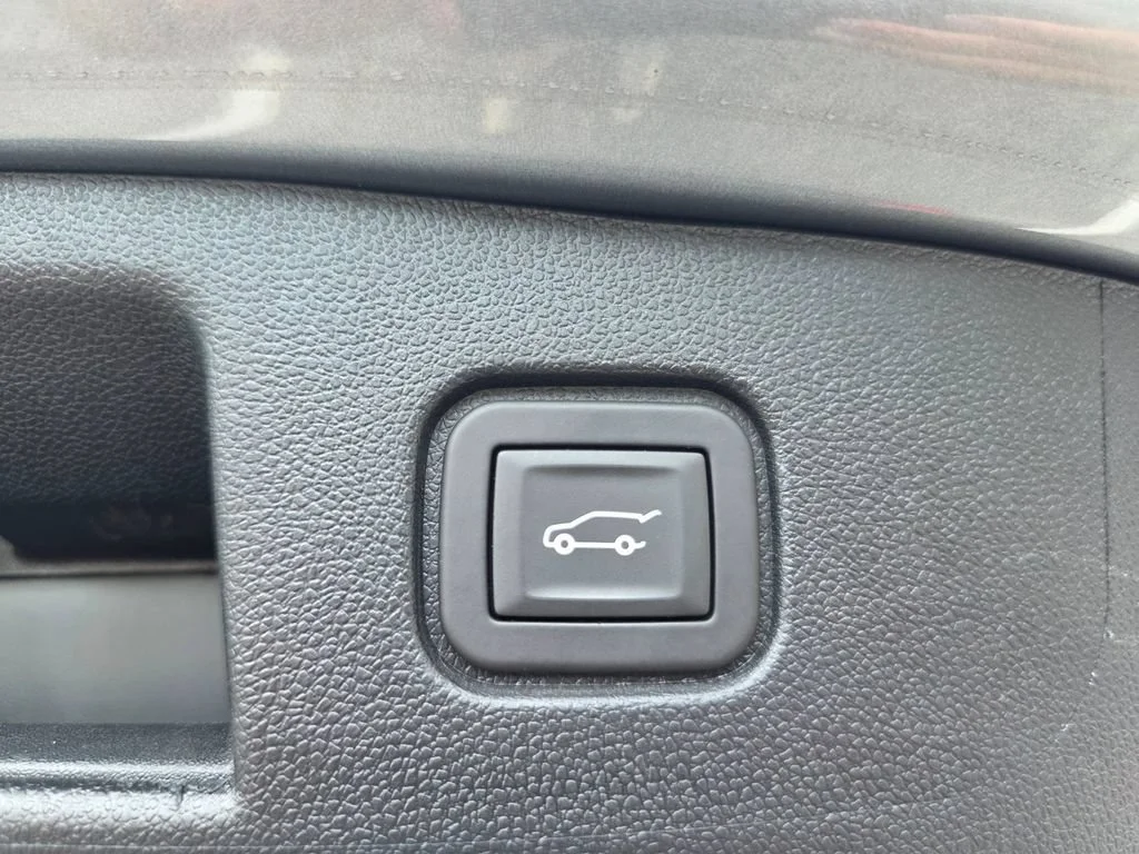 Used 2025 Sterling Gray Metallic Chevrolet RS image 34