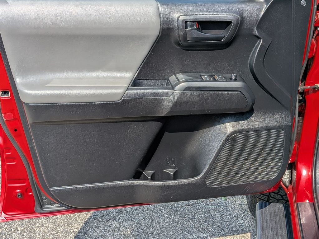 Used 2019 Red Toyota SR image 17