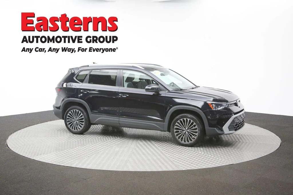 Used 2025 Black Volkswagen 1.5T SE image 42