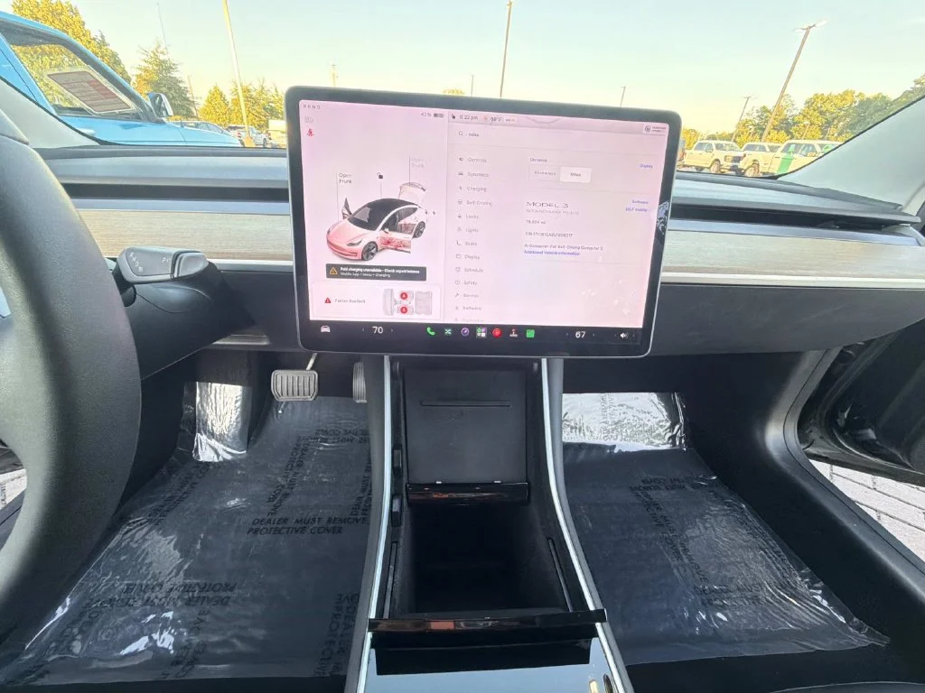 Used 2020  Tesla Standard image 19