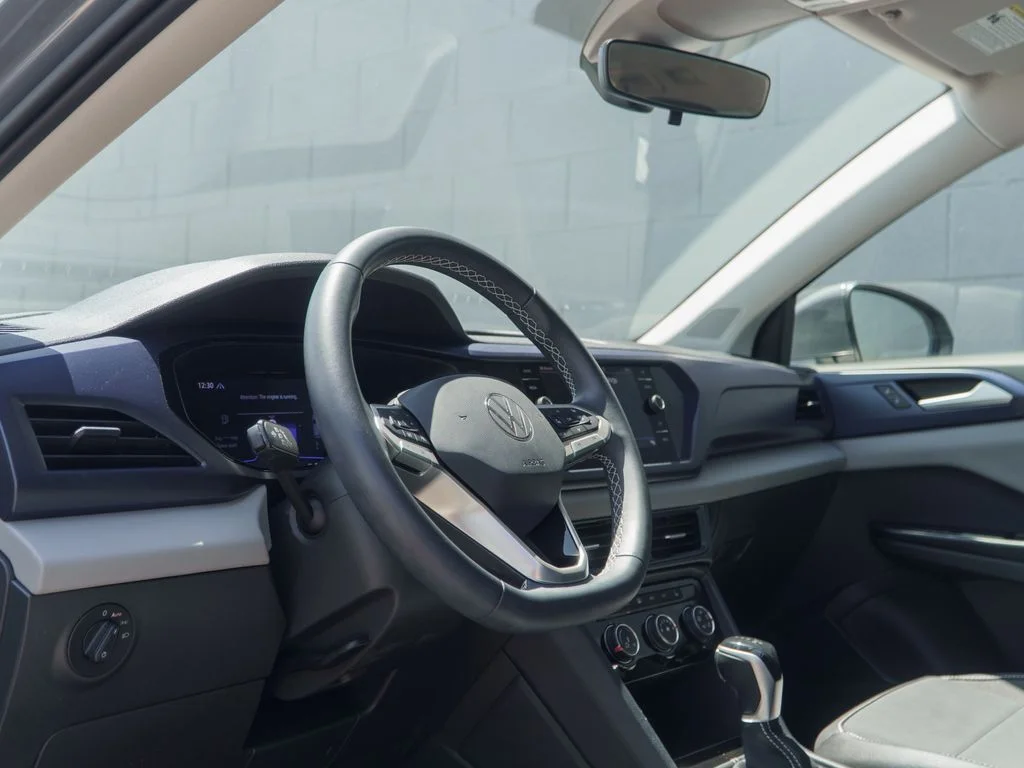 Used 2023 Gray Volkswagen 1.5T SE image 4