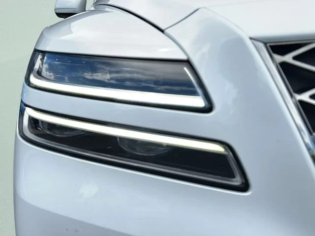 Used 2021 White Genesis 2.5T image 26