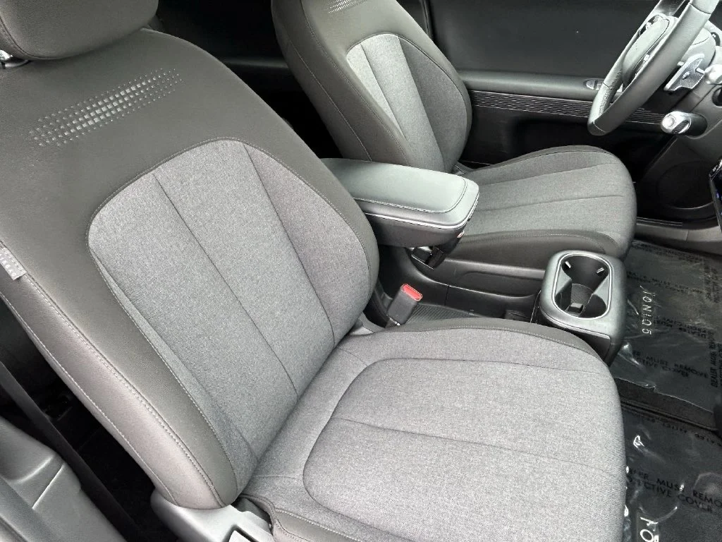 Used 2024 White Hyundai SEL image 10