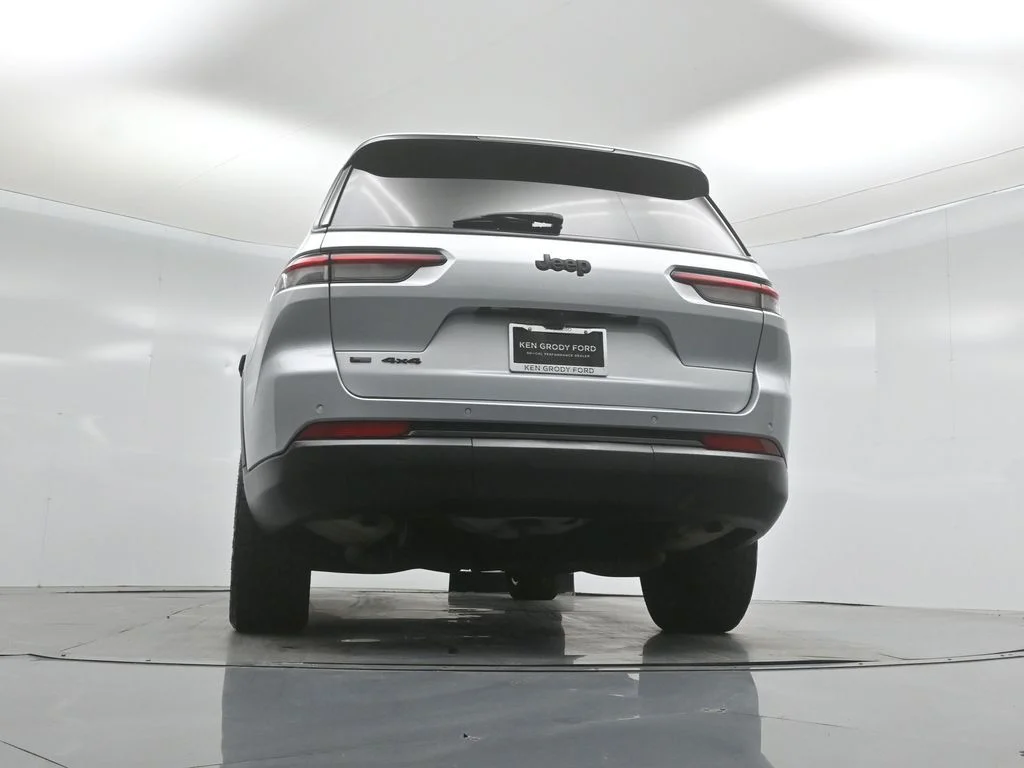 Certified Used 2021 Silver Jeep Altitude image 47