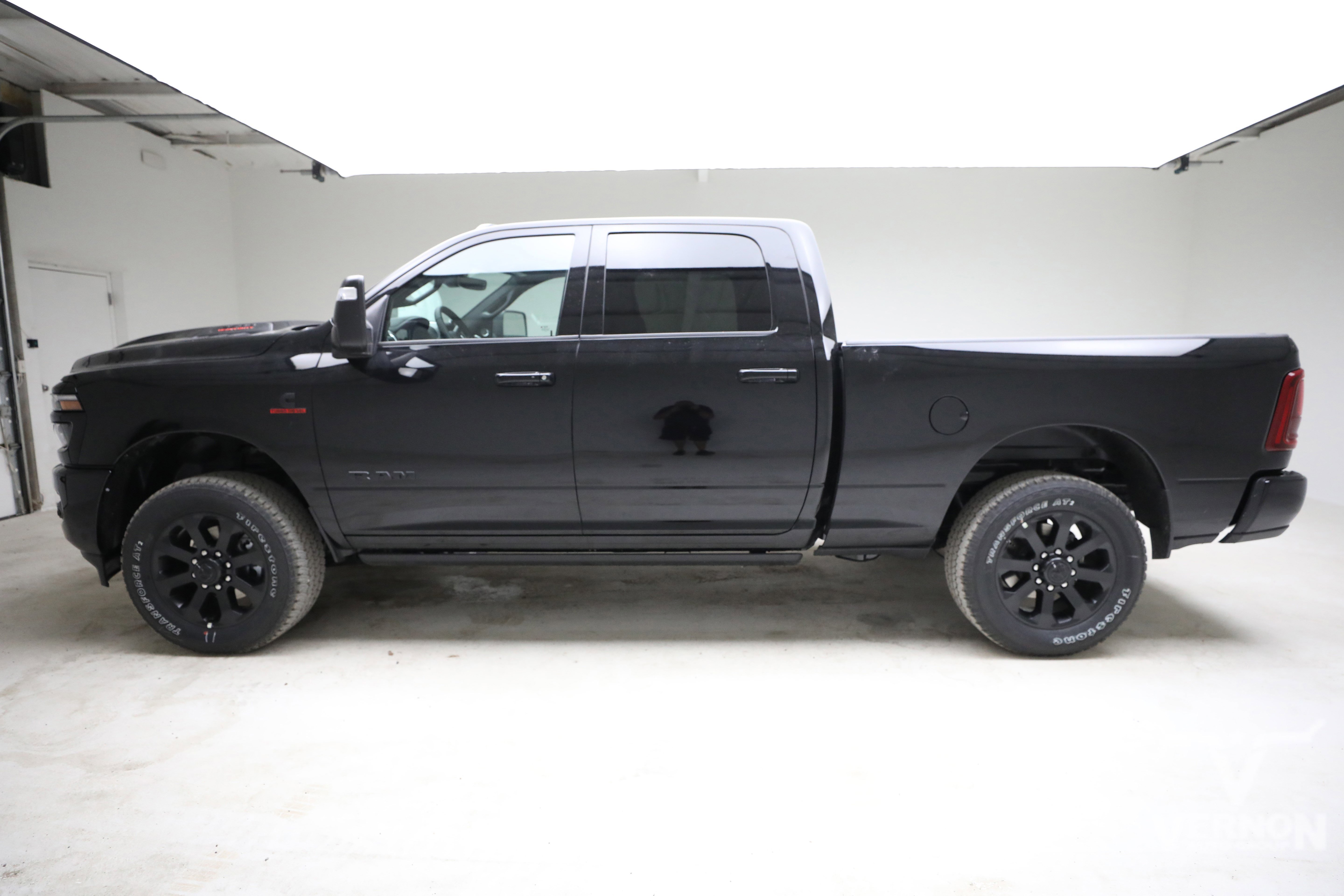 New 2026 Diamond Black Crystal Pearlcoat Ram N image 2