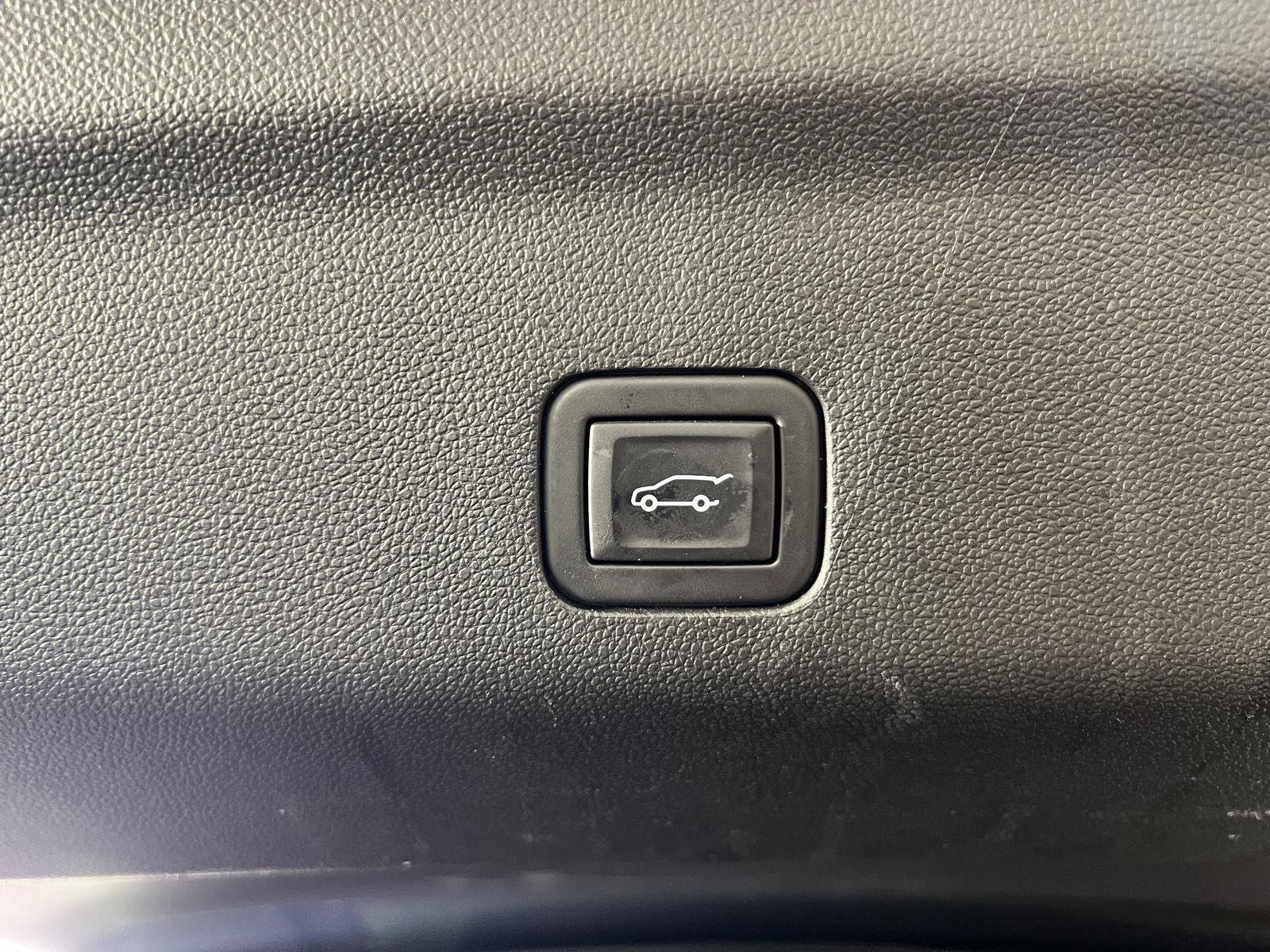 Used 2024 Radiant Red Tintcoat Chevrolet Z71 image 25