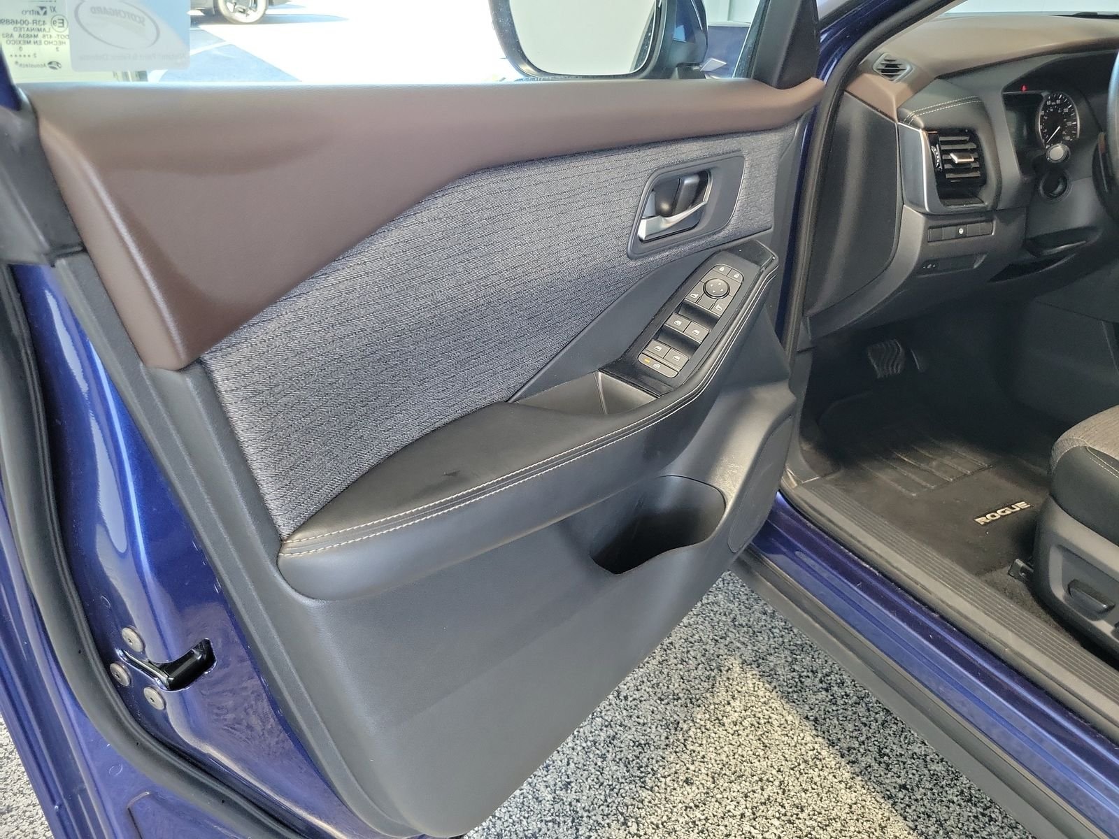 Used 2023 Blue Nissan SV image 6