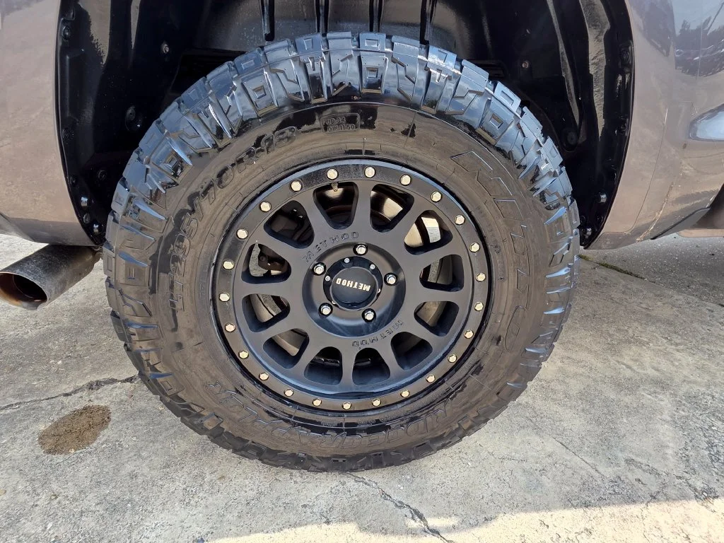 Used 2015 Gray Toyota SR5 image 22