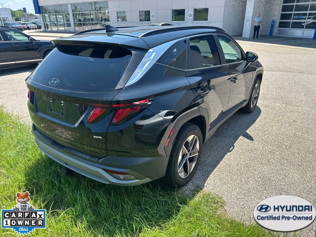 Certified Used 2025 Black Hyundai SEL image 4